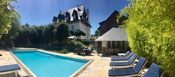 Normandie- Deauville - A vendre demeure de prestige - Piscine -Dépendance -Parkings