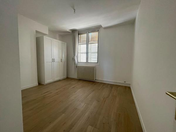 ORLEANS, Hypercentre - Bien rare à la location - Appartement 4 pièces de 82 m² avec chauff inclus + garage  + cave