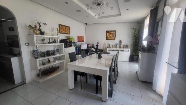 A VENDRE/APPARTEMENT/TOULON : quartier du Champs de Mars, à proximités des facultés, transports...