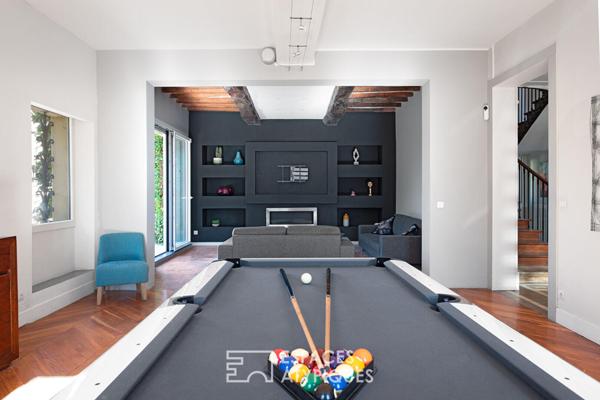Grande maison de notable avec piscine et dépendance