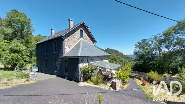 Maison à vendre 9 pièces 220 m² Besse-et-Saint-Anastaise