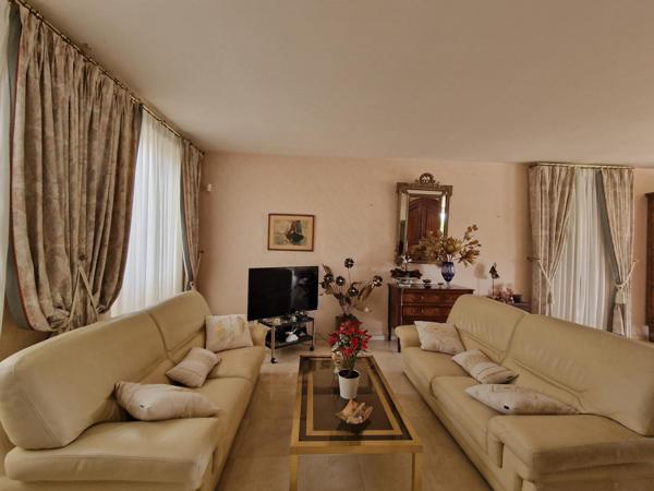 Maison 9 pièces - 380 m2