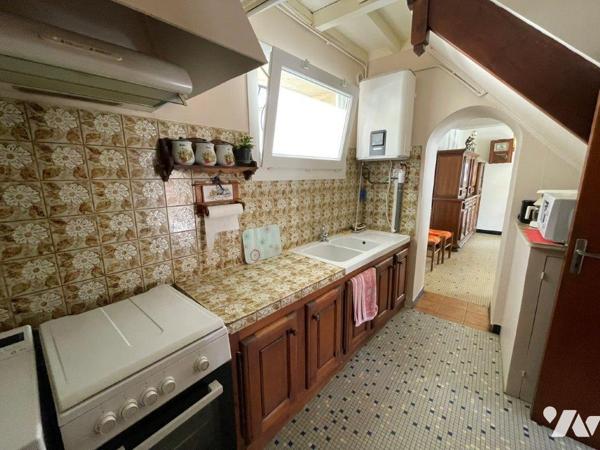 MIELAN (32) Cœur de village, agréable maison de ville sur cour proche tous commerces/commodités