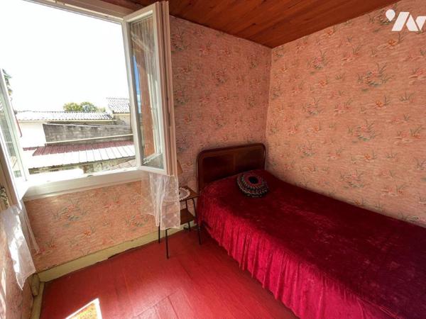 MIELAN (32) Cœur de village, agréable maison de ville sur cour proche tous commerces/commodités