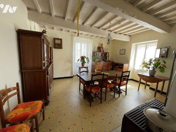 MIELAN (32) Cœur de village, agréable maison de ville sur cour proche tous commerces/commodités