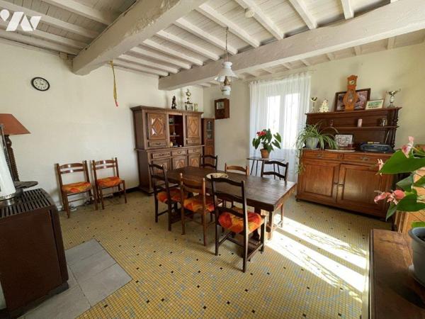 MIELAN (32) Cœur de village, agréable maison de ville sur cour proche tous commerces/commodités