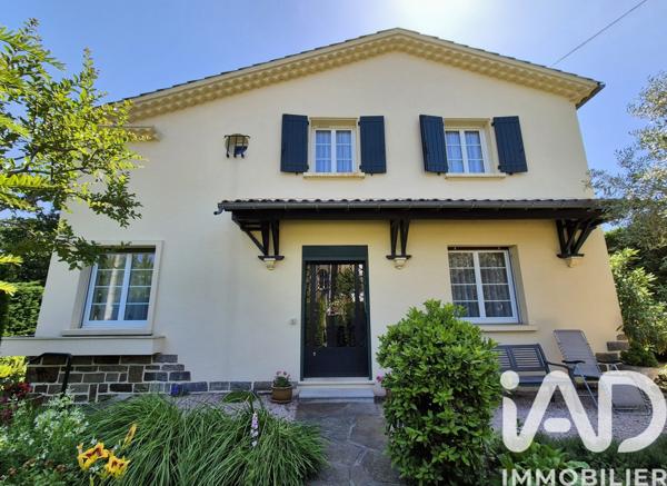 Maison à vendre 9 pièces 236 m² Aussillon