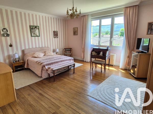 Maison à vendre 9 pièces 236 m² Aussillon