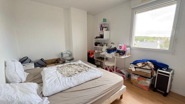 Appartement T3 à Auray avec grand garage, parking et terrasse
