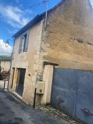 Location                                                      Maison de village
                        
                     3 pièces                      47 m2                     à Les Eyzies