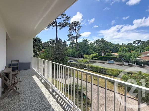 Appartement F2 à vendre  2 pièces - 56 m 2   ARCACHON  - 33