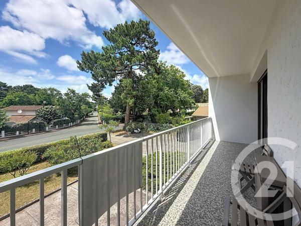 Appartement F2 à vendre  2 pièces - 56 m 2   ARCACHON  - 33
