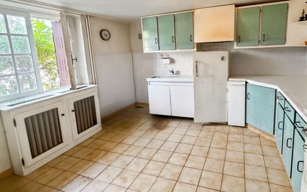 Maison à vendre    5 pièces • 184 m2 La Couyère