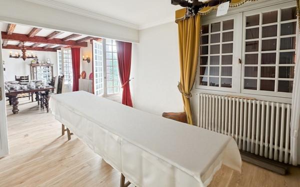 Maison à vendre    5 pièces • 184 m2 La Couyère