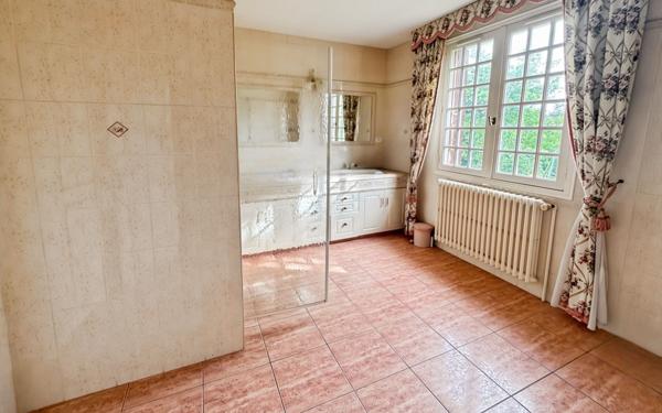 Maison à vendre    5 pièces • 184 m2 La Couyère