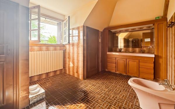 Maison à vendre    5 pièces • 184 m2 La Couyère