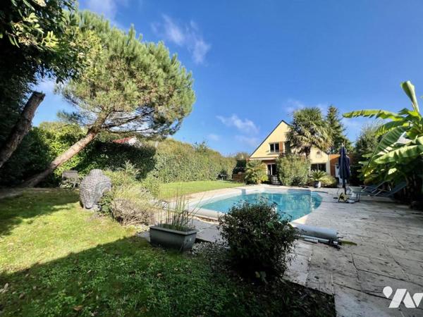 Maison Centre Carquefou - 4 chambres - piscine - garage 