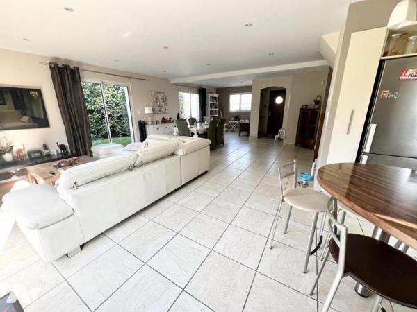 Maison Centre Carquefou - 4 chambres - piscine - garage 