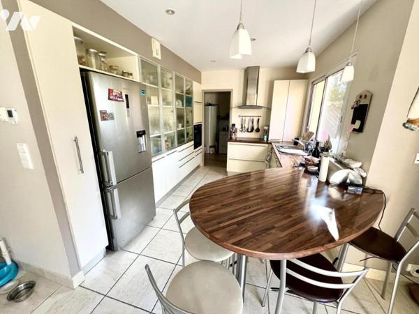 Maison Centre Carquefou - 4 chambres - piscine - garage 