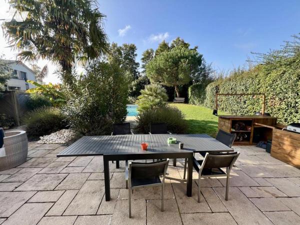 Maison Centre Carquefou - 4 chambres - piscine - garage 