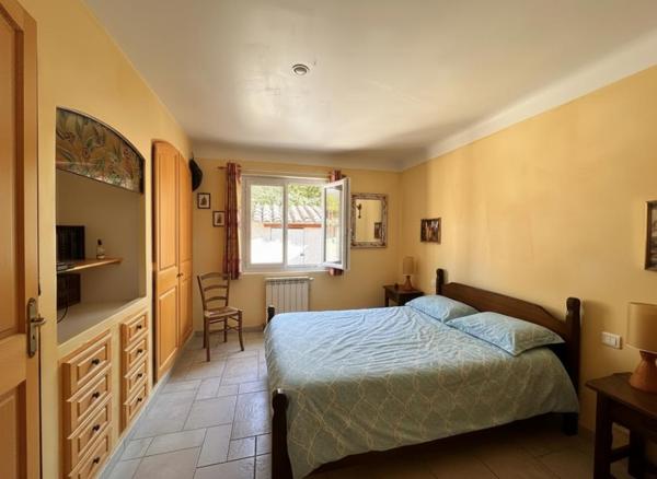 Maison de plain pied 4 pièces -  442 m2 de terrain