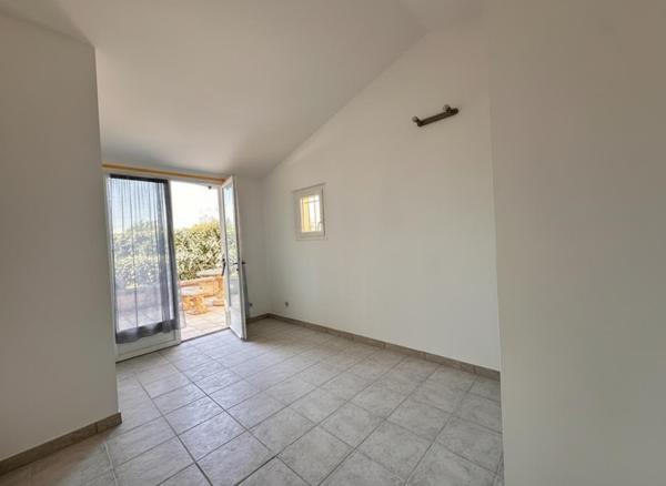 Maison de plain pied 4 pièces -  442 m2 de terrain