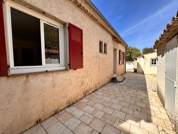 Maison de plain pied 4 pièces -  442 m2 de terrain