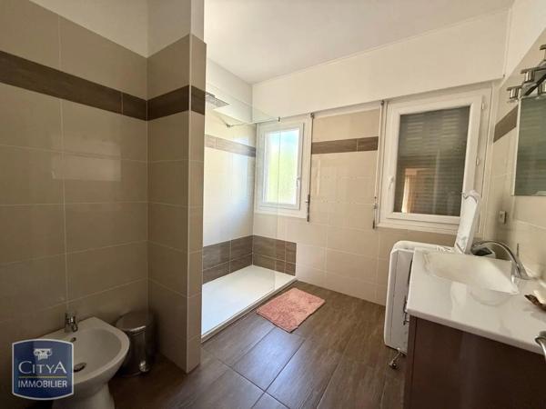 Appartement à louer 4 pièces 110m²