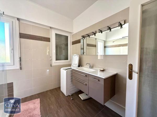 Appartement à louer 4 pièces 110m²