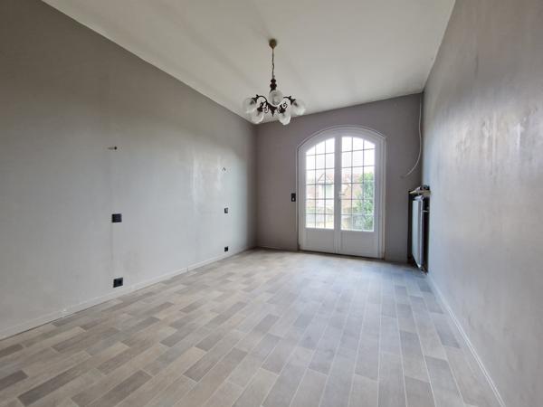 grde maison de village connerré