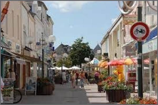 Local Commercial à CHALLANS, 85300 - 1 pièce 54m²