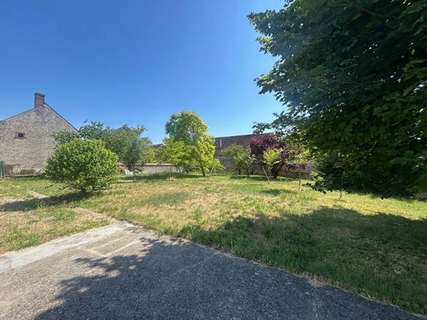 Maison 142 m2 - 8 pieces - 6 Chambres - Sous-sol - Hangar - Terrain 2000m2