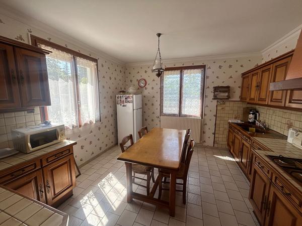 Maison 142 m2 - 8 pieces - 6 Chambres - Sous-sol - Hangar - Terrain 2000m2