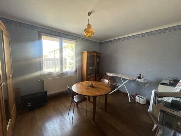 Maison 142 m2 - 8 pieces - 6 Chambres - Sous-sol - Hangar - Terrain 2000m2