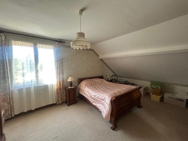 Maison 142 m2 - 8 pieces - 6 Chambres - Sous-sol - Hangar - Terrain 2000m2