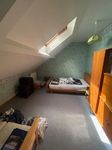 Maison 142 m2 - 8 pieces - 6 Chambres - Sous-sol - Hangar - Terrain 2000m2