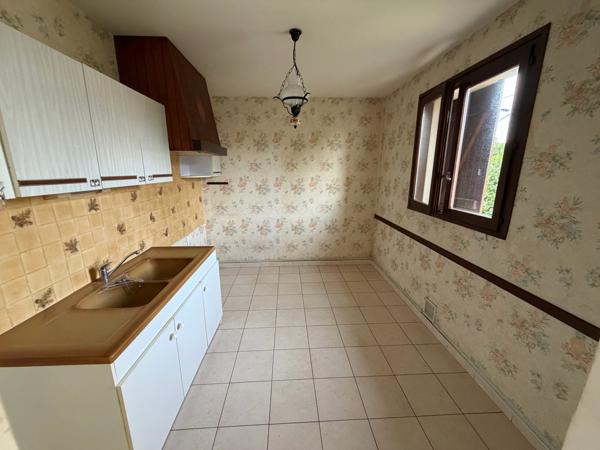 MAISON 3 CHAMBRES - GARAGE - TERRAIN