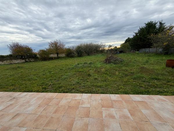 MAISON 3 CHAMBRES - GARAGE - TERRAIN