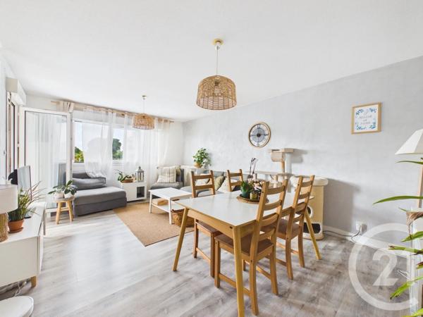 Appartement T3 à vendre  3 pièces - 92,30 m 2   HYERES  - 83