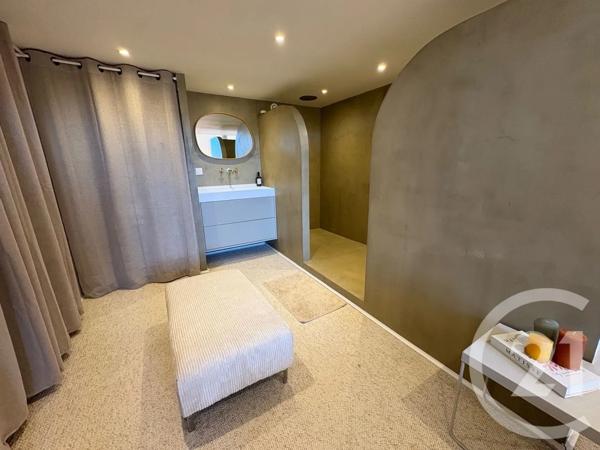 Appartement T3 à vendre  3 pièces - 92,30 m 2   HYERES  - 83