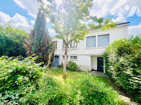 SAINT-CYR-SUR-LOIRE
Av. de la République
Idéalement située