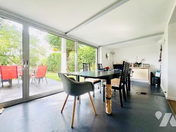 SAINT-CYR-SUR-LOIRE
Av. de la République
Idéalement située