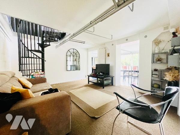 SAINT-CYR-SUR-LOIRE
Av. de la République
Idéalement située