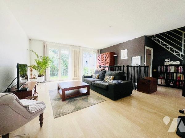 SAINT-CYR-SUR-LOIRE
Av. de la République
Idéalement située