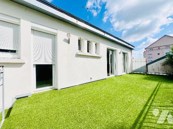 SAINT-CYR-SUR-LOIRE
Av. de la République
Idéalement située