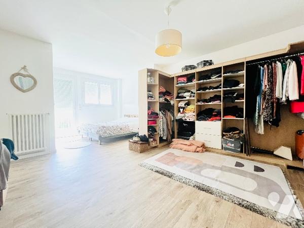 SAINT-CYR-SUR-LOIRE
Av. de la République
Idéalement située