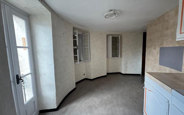 Maison à vendre    8 pièces •  Malemort-du-Comtat