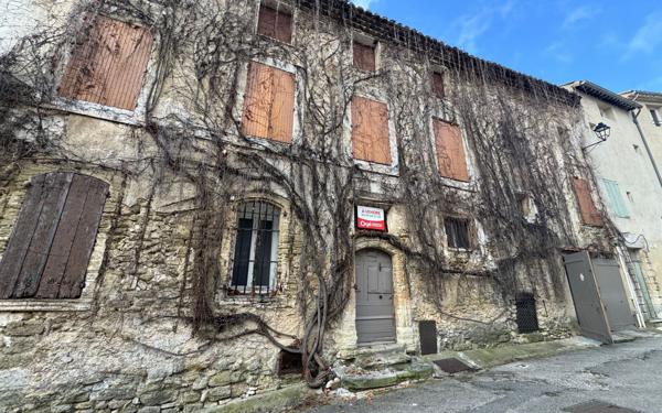 Maison à vendre    8 pièces •  Malemort-du-Comtat