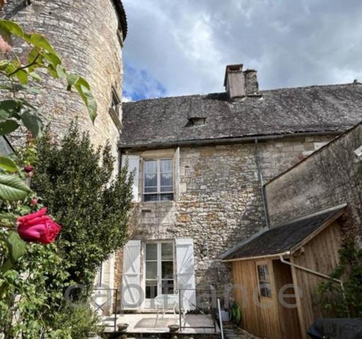 Dpt Corrèze (19), à vendre TURENNE maison P3