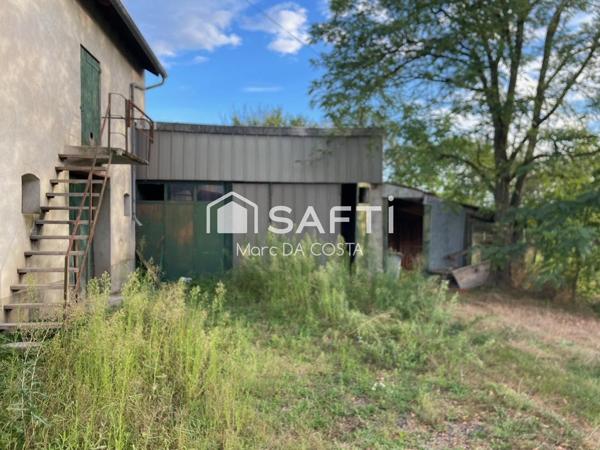 FERME A RENOVER. 7000 M2 TERRAIN. GROS POTENTIEL